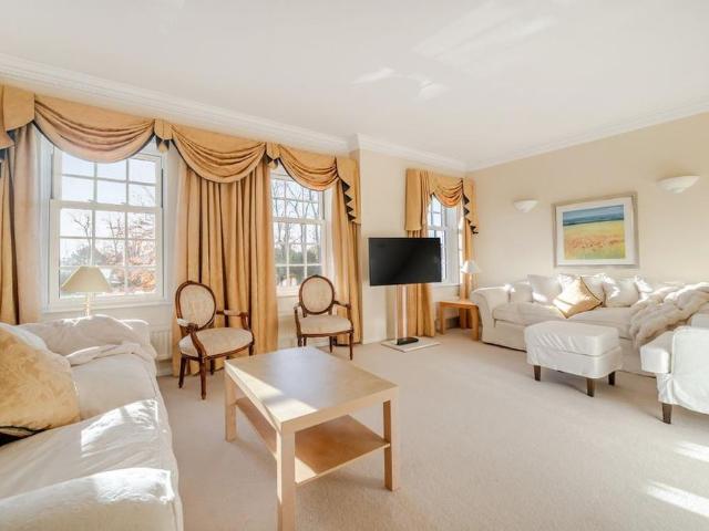 4 bedroom townhouse to rent