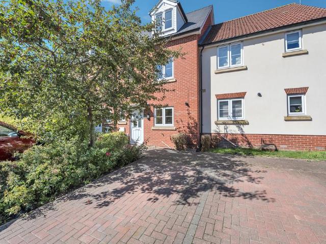 4 bedroom townhouse to rent