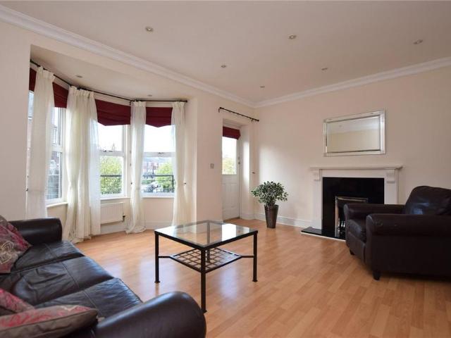 4 bedroom townhouse to rent