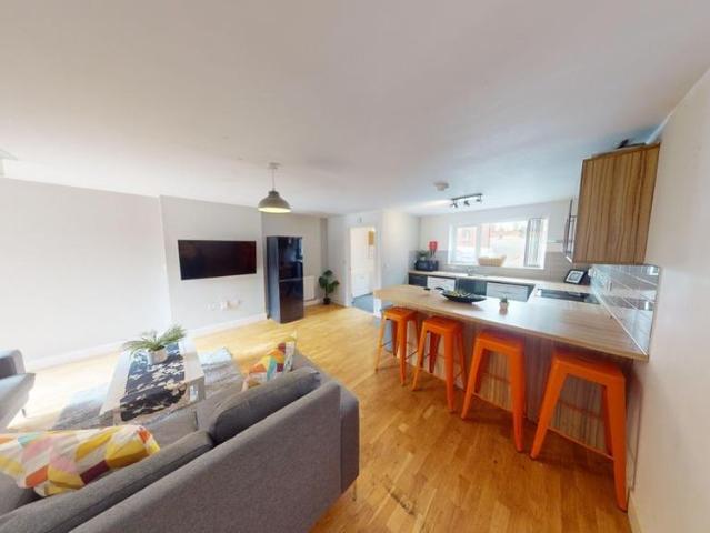 4 bedroom townhouse to rent