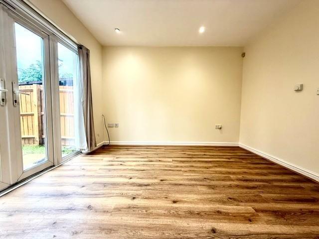 4 bedroom townhouse to rent