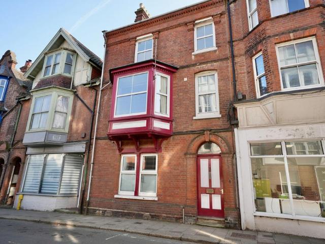 4 bedroom townhouse to rent