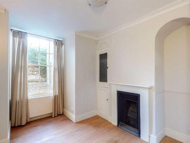 4 bedroom townhouse to rent