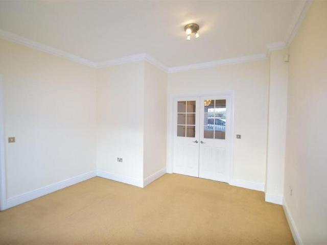 4 bedroom townhouse to rent