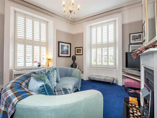 4 bedroom townhouse to rent