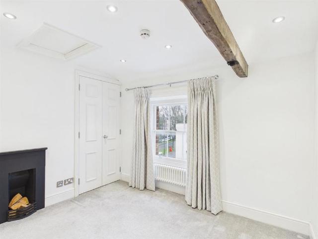 4 bedroom townhouse to rent