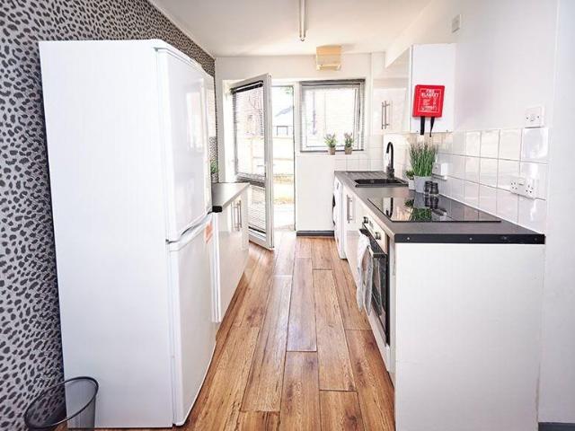 4 bedroom townhouse to rent