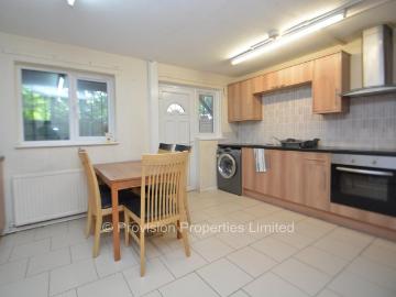 4 bedroom townhouse to rent