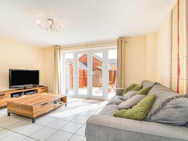 4 bedroom townhouse to rent
