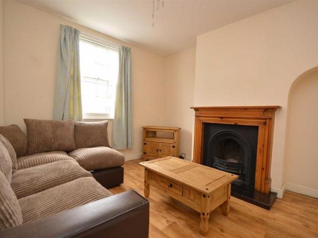 4 bedroom townhouse to rent