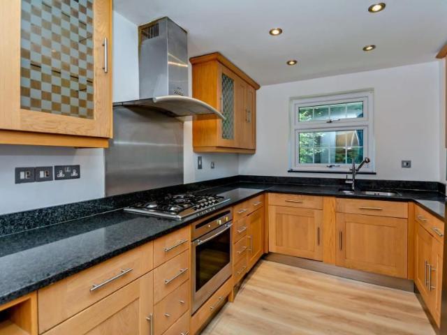 4 bedroom townhouse to rent