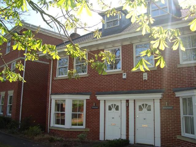 4 bedroom townhouse to rent