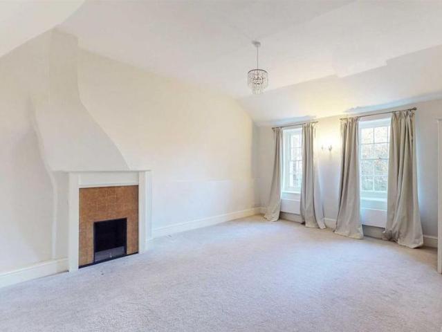 4 bedroom townhouse to rent