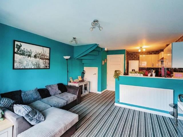4 bedroom townhouse to rent