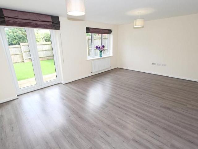 4 bedroom townhouse to rent