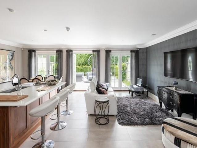 4 bedroom townhouse to rent