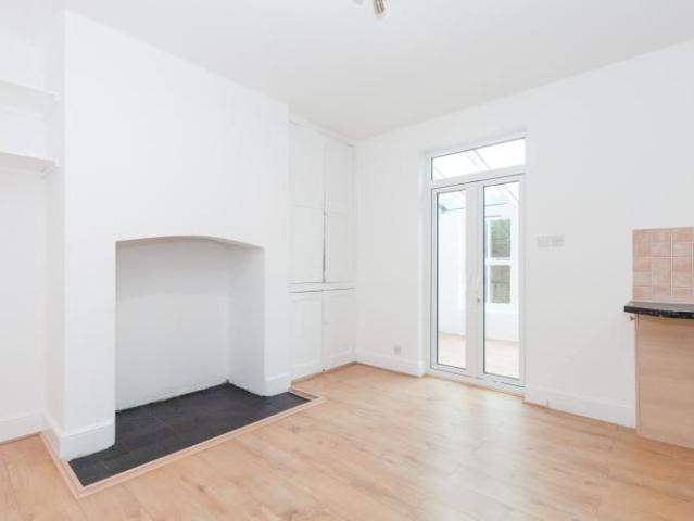 4 bedroom townhouse to rent