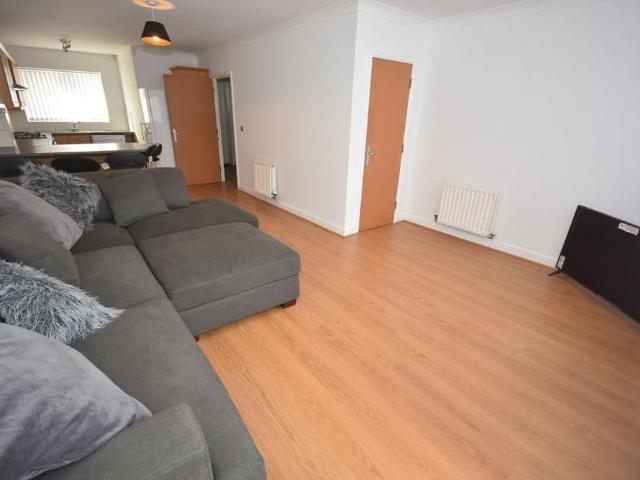 4 bedroom townhouse to rent