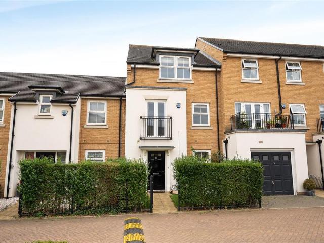 4 bedroom townhouse to rent