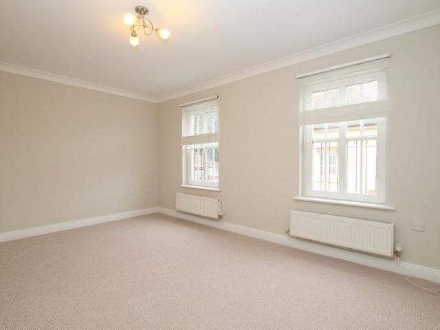 4 bedroom townhouse to rent
