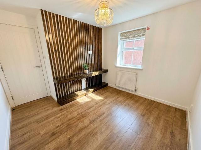 4 bedroom townhouse to rent