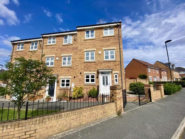 4 bedroom townhouse to rent