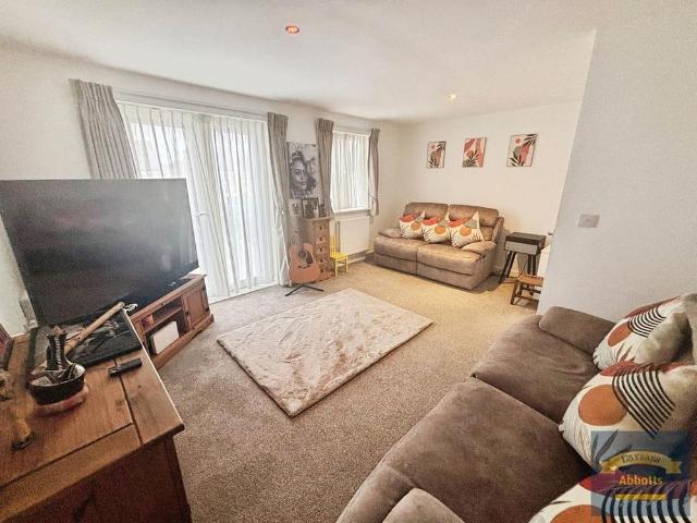 4 bedroom townhouse to rent