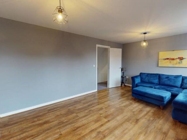 4 bedroom townhouse to rent