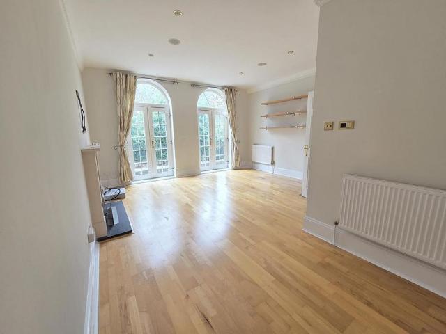 4 bedroom townhouse to rent