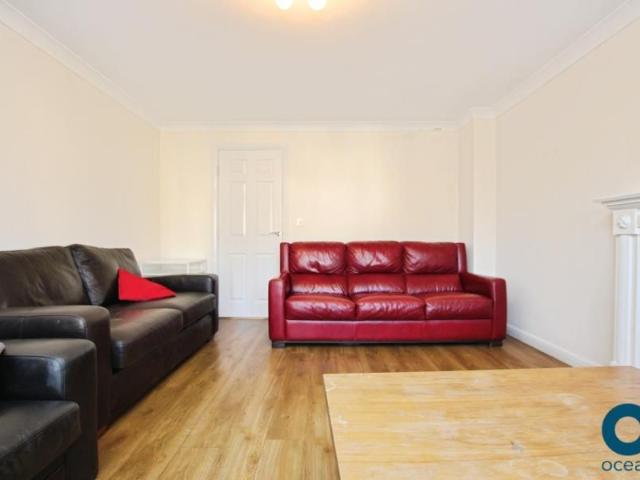 4 bedroom townhouse to rent