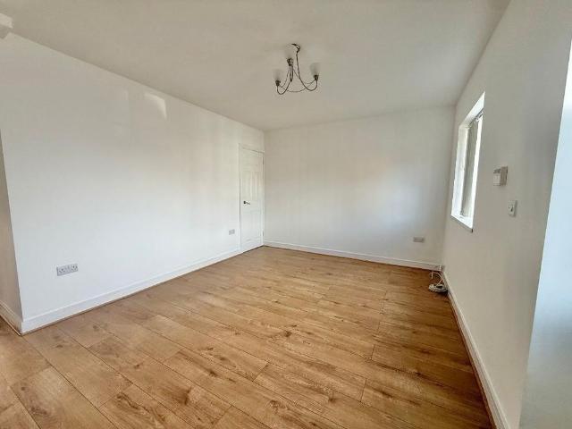 4 bedroom townhouse to rent