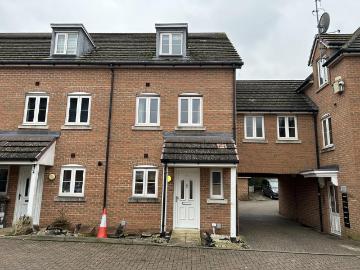 4 bedroom townhouse to rent