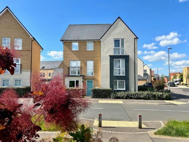 4 bedroom townhouse to rent