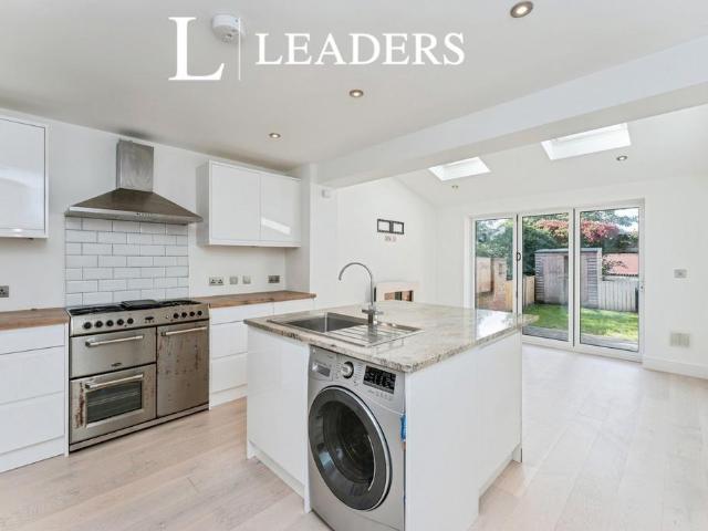 4 bedroom townhouse to rent