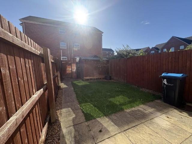 4 bedroom townhouse to rent