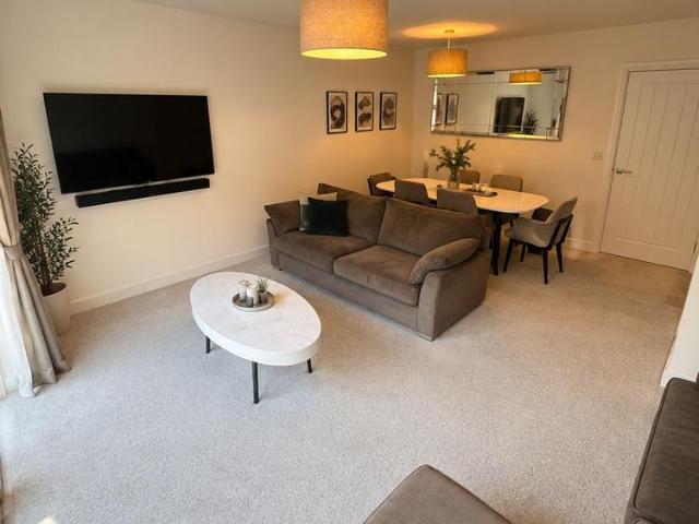4 bedroom townhouse to rent