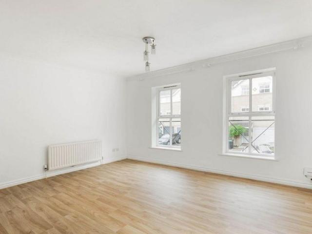 4 bedroom townhouse to rent