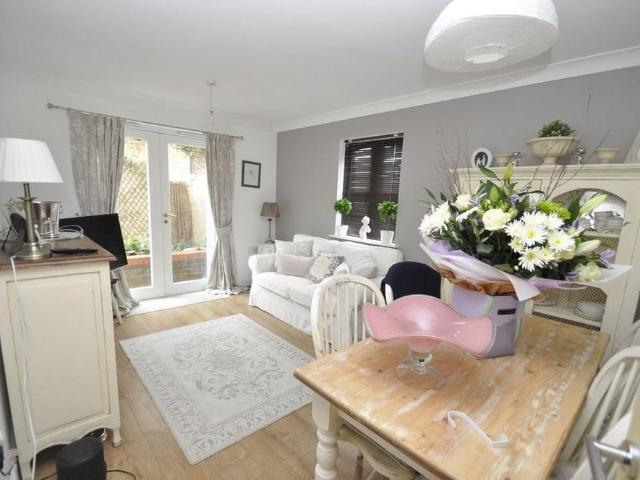 4 bedroom townhouse to rent