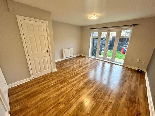 4 bedroom townhouse to rent