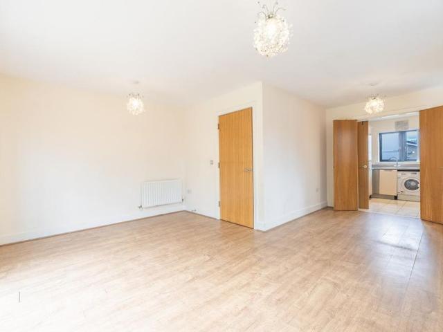 4 bedroom townhouse to rent
