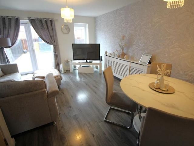 4 bedroom townhouse to rent