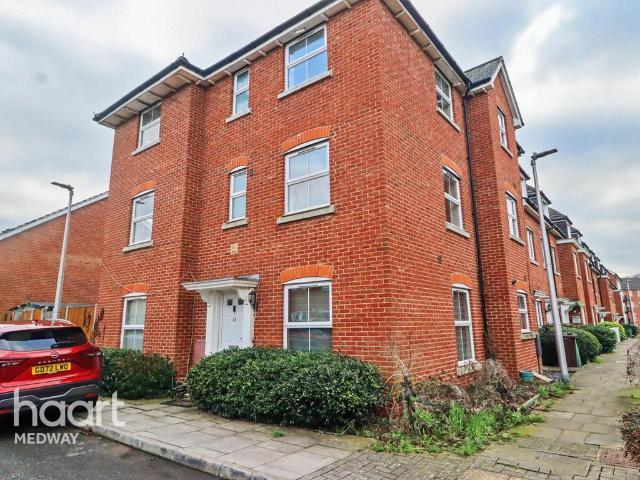 4 bedroom townhouse to rent