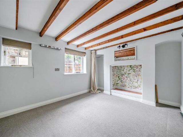 4 bedroom townhouse to rent