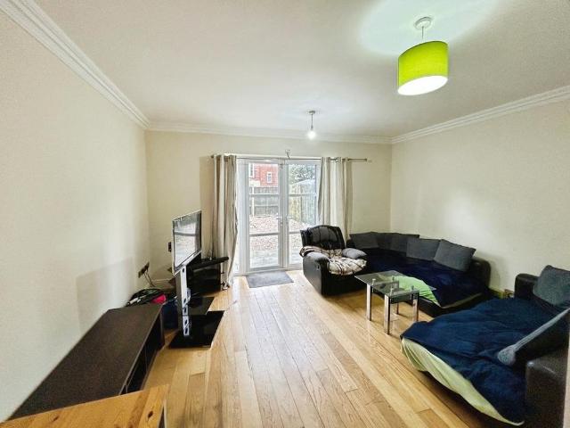4 bedroom townhouse to rent