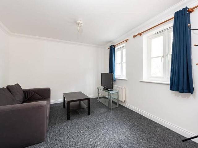 4 bedroom townhouse to rent