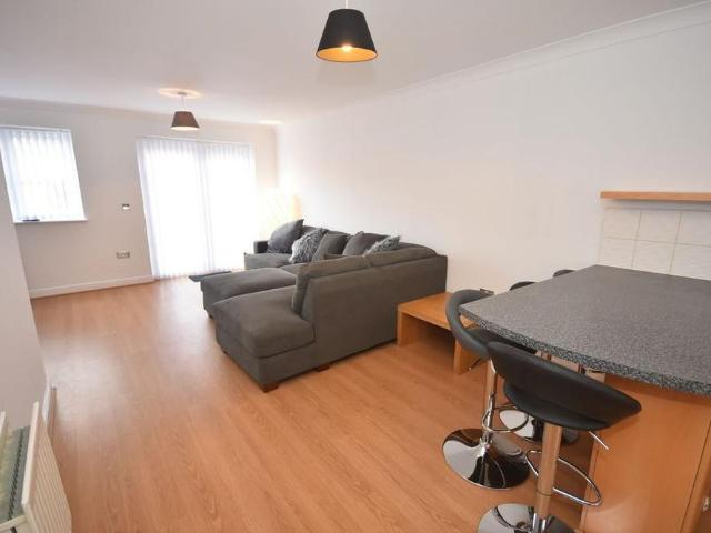 4 bedroom townhouse to rent