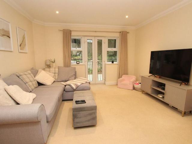 4 bedroom townhouse to rent
