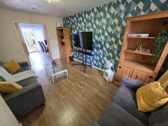 4 bedroom townhouse to rent