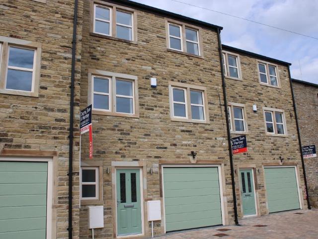 4 bedroom townhouse to rent