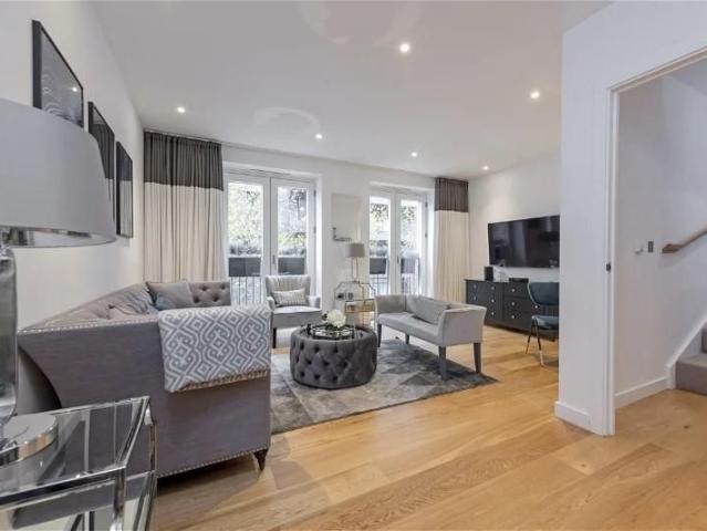 4 bedroom townhouse to rent